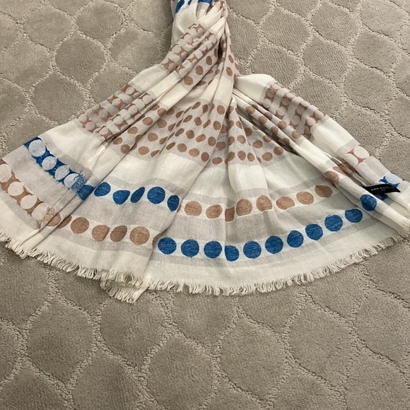 Scarf - Picture 2 of 2